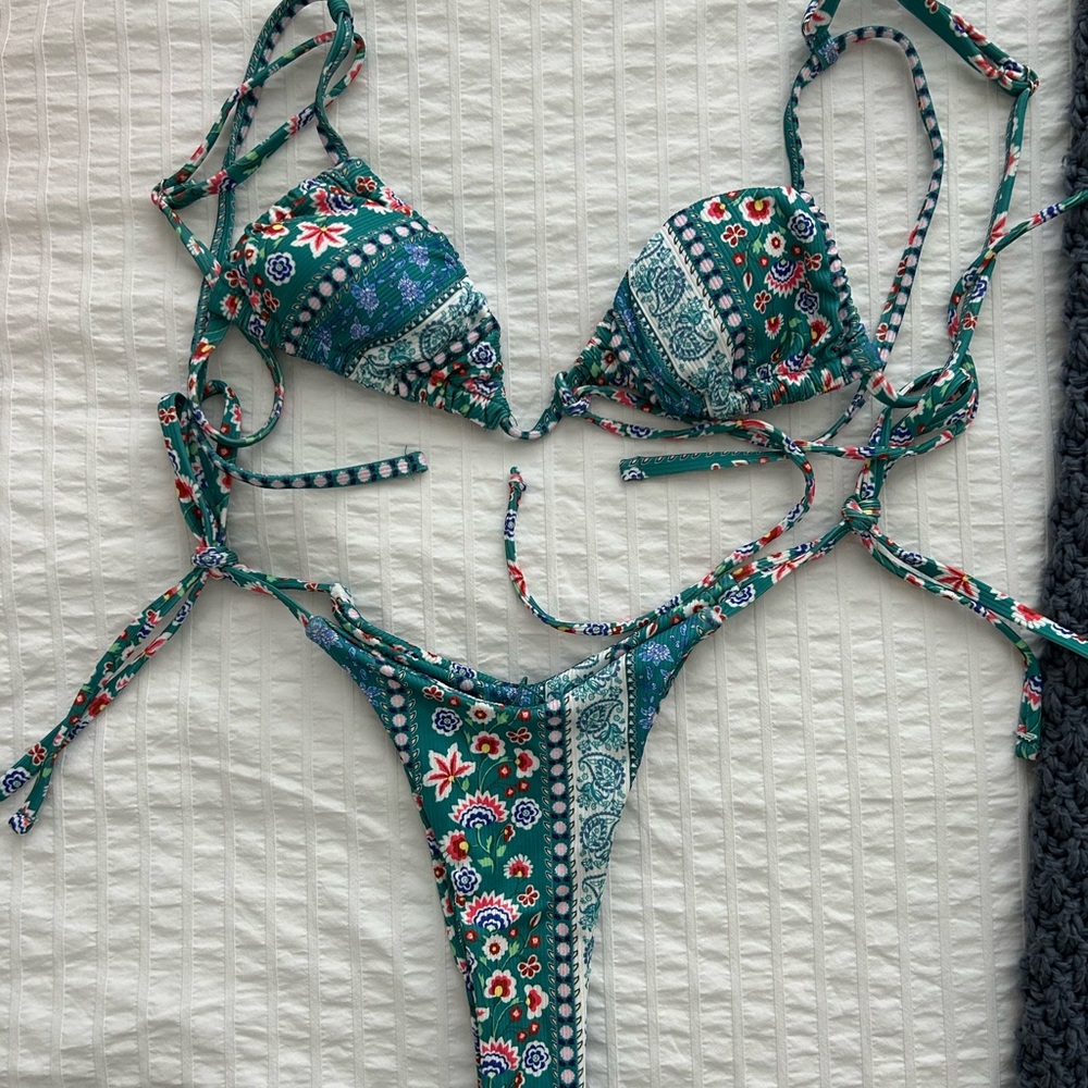 NEW! bikini